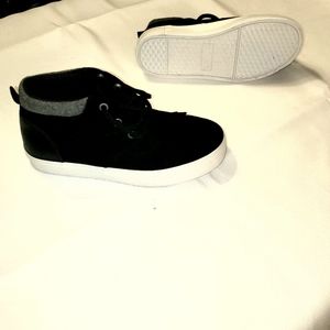 Boys shoes size 1, black